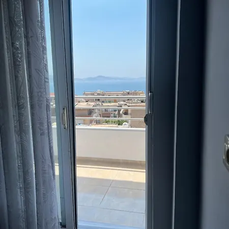 Saranda Holiday شقة