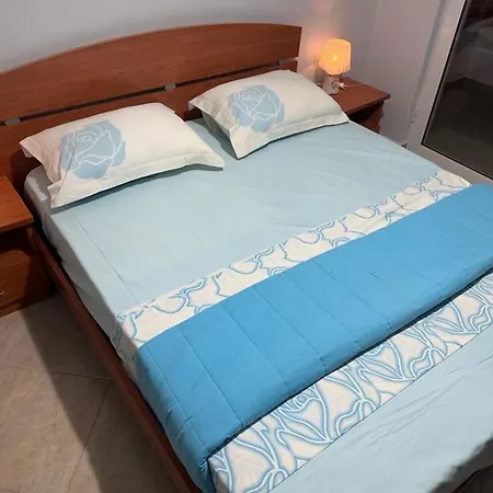 Saranda Holiday شقة
